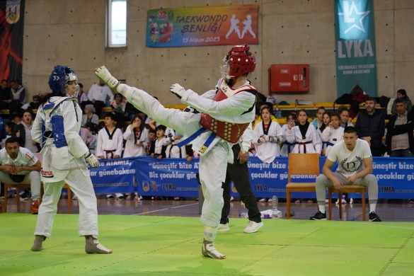Şenlik coşkusu Taekwondo ve tenisle başladı!