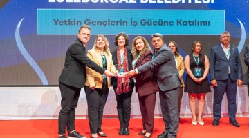 Lüleburgaz Belediyesi ödülünü aldı