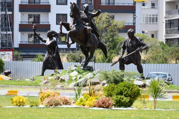 D-100’de peyzaj çalışması tamamlandı