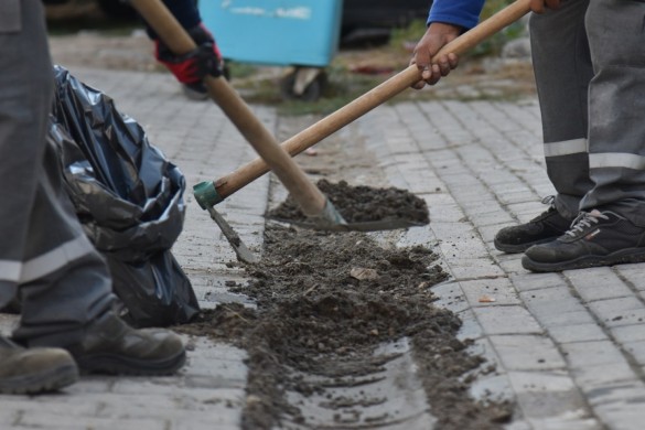 Yağmur suyu oluklarında kış hazırlığı!