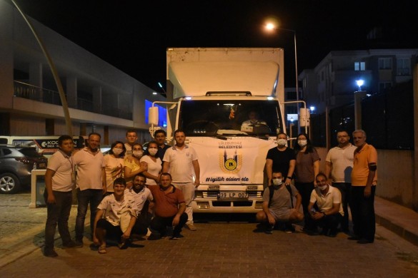 Teşekkürler Lüleburgaz!                     "Yardım kamyonu alkışlarla uğurlandı"