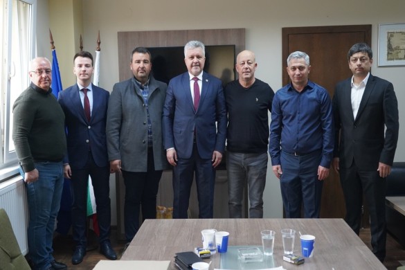 Başkan Gerenli’den “komşuya” iş birliği ziyareti