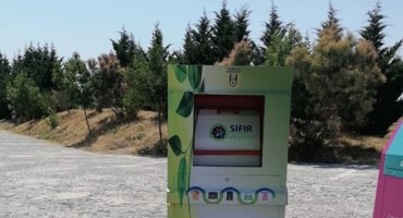 Sıfır atıkta bir adım daha!                                    15 ayrı noktaya giysi kumbarası