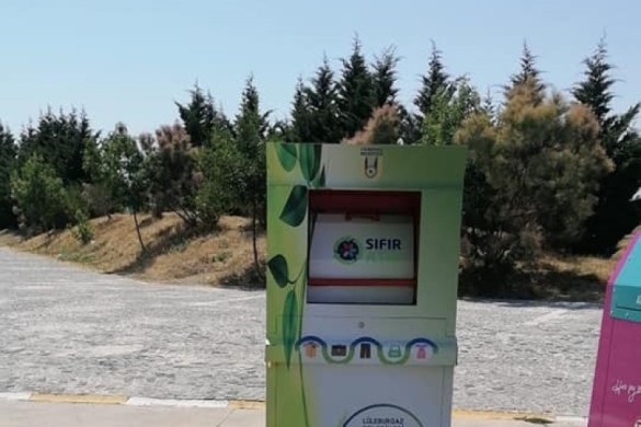 Sıfır atıkta bir adım daha!                                    15 ayrı noktaya giysi kumbarası