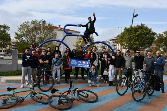 Üniversitelilerden Lüleburgaz'a bisiklet turu